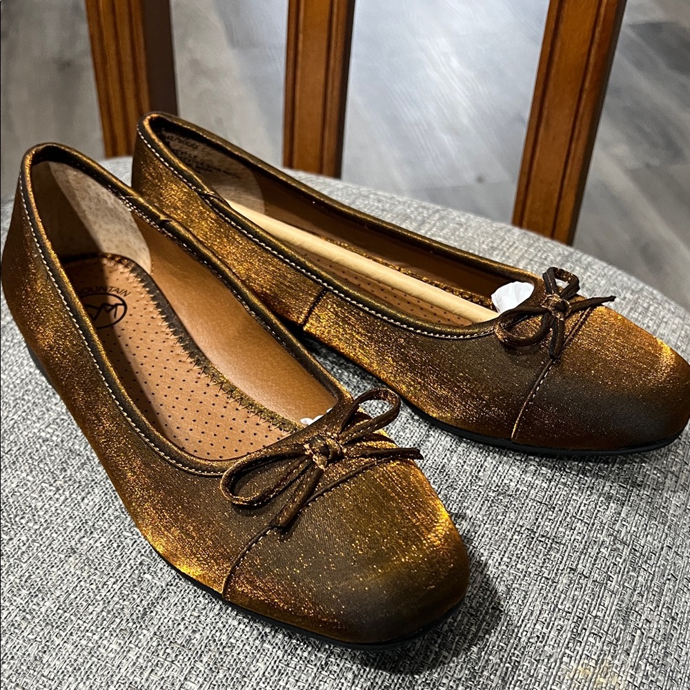 White Mountain Metallic Brown Flats
